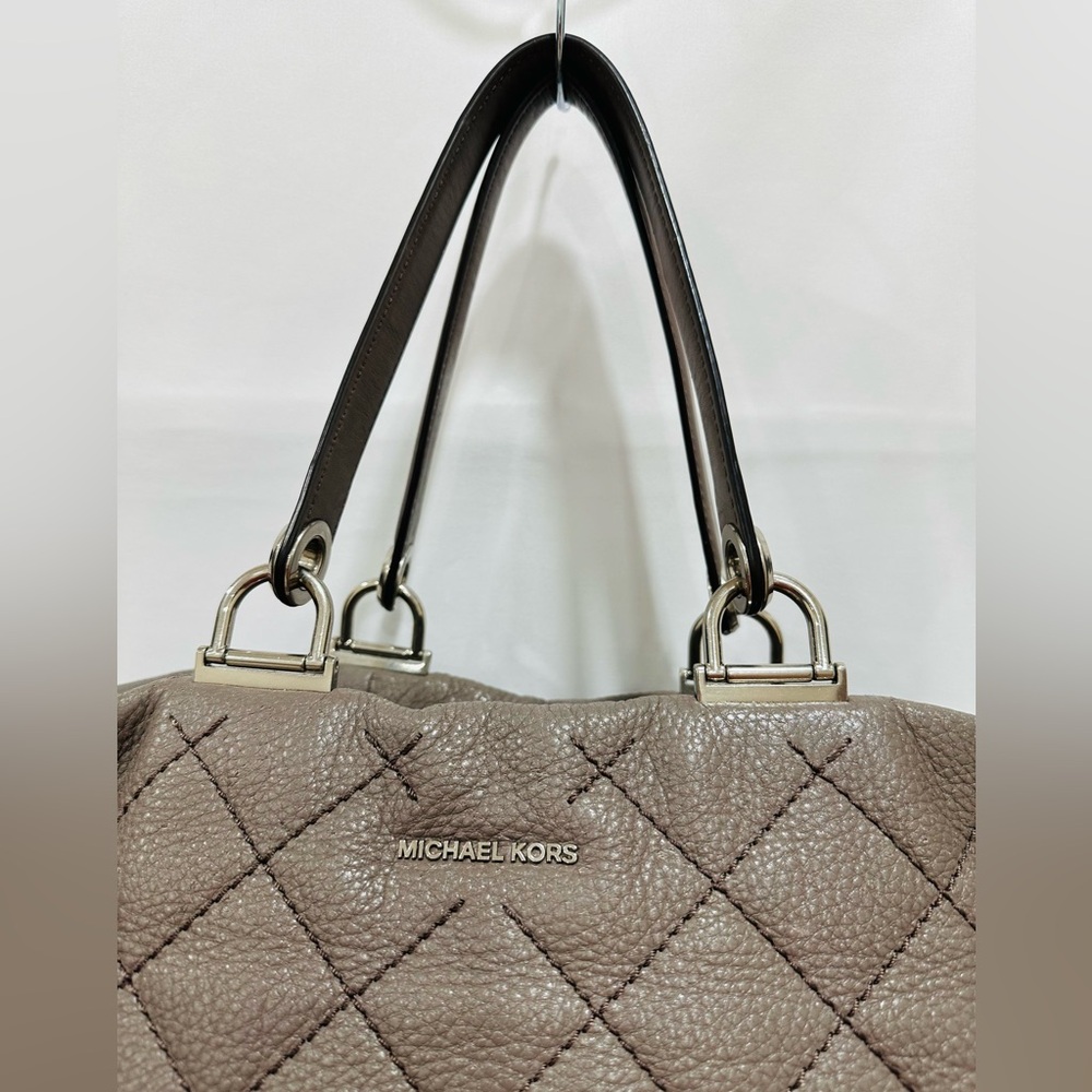 Michael Michael Kors Grey Quilted Leather Large Loni East West Top Handle Bag - Picture 3 of 15